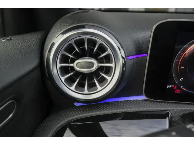 Mercedes-Benz A-Klasse A220 AMG 190pk 2019 Benzine 45