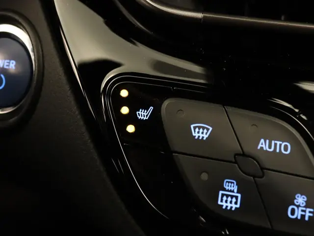 Toyota C-HR 2.0 Hybrid Bi-Tone 2020 Hybride Benzine 41