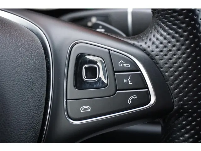 Mercedes-Benz E-Klasse Estate 200 Premium 2018 Benzine 34