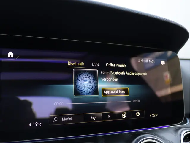 Mercedes-Benz E-Klasse 200 Luxury 2022 Hybride Benzine 55