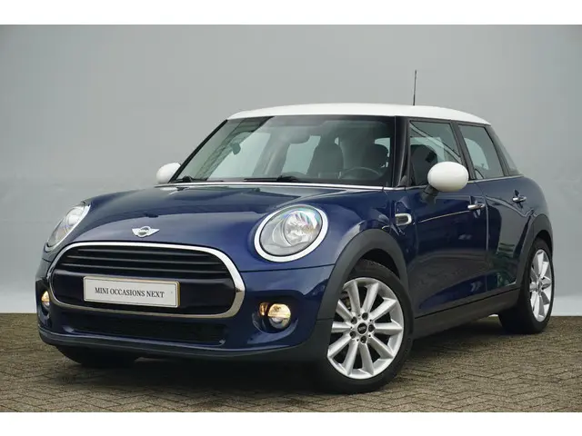 MINI 5-Deurs Cooper 2017 Benzine 22