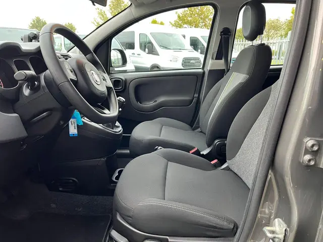 Fiat Panda 1.0 Hybrid City Cross 2020 Benzine 12