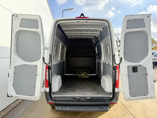 Mercedes-Benz eSprinter 312 2022 Elektrisch 11