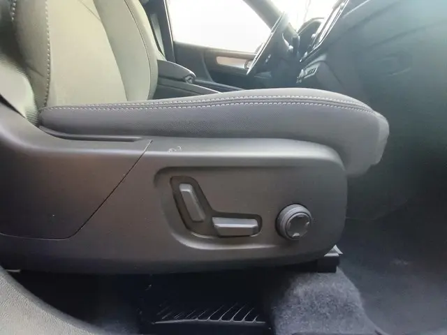 Volvo XC40 B4 Plus Dark 2025 Benzine 22