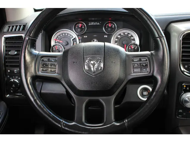 Dodge Ram 1500 5.7 V8 Quad Cab 6'4 | ORIG NL 2018 LPG/Gas 8
