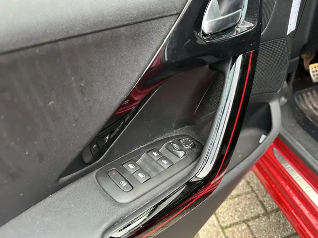 Peugeot 208 1.2 Turbo 110 PK GT-Line 2019 Benzine 10