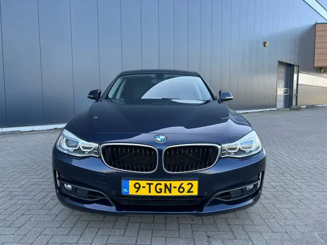 BMW 3 Serie Gran Turismo 320i High Executive 2014 Benzine 2