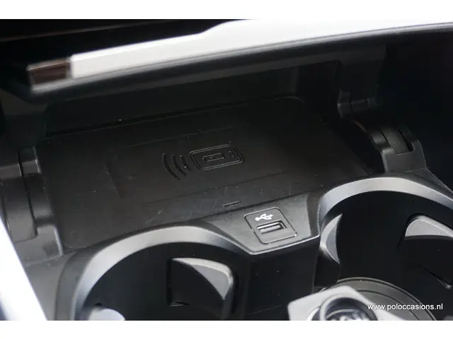 BMW 3 Serie Touring 320i 2020 Benzine 32