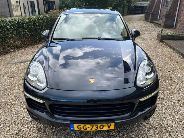 Porsche Cayenne 3