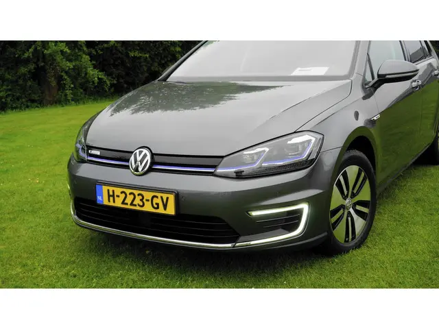 Volkswagen e-Golf E-DITION Warmtepomp 2020 Elektrisch 17