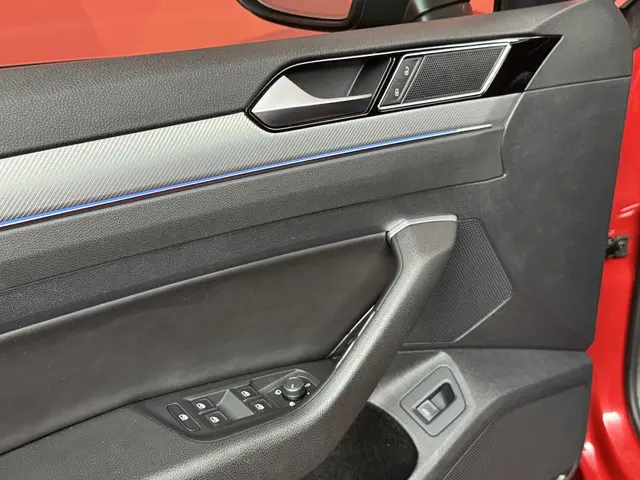 Volkswagen Arteon 2.0 TSI Business R 2018 Benzine 37