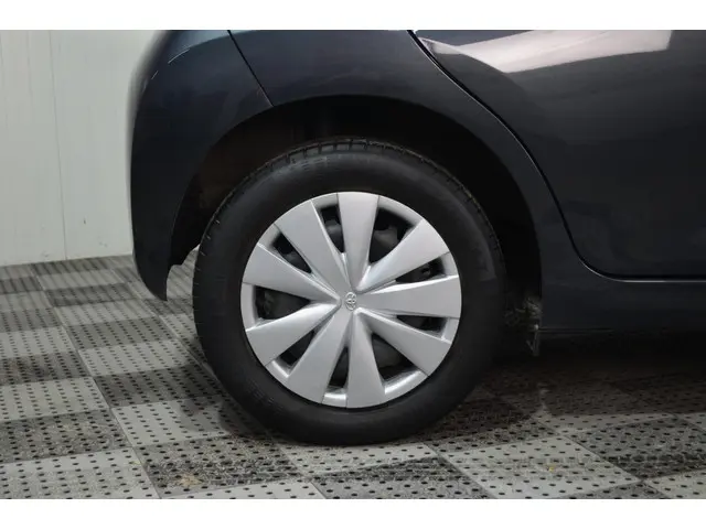 Toyota Aygo 1.0 VVT-i x-now / NL auto 2017 Benzine 21