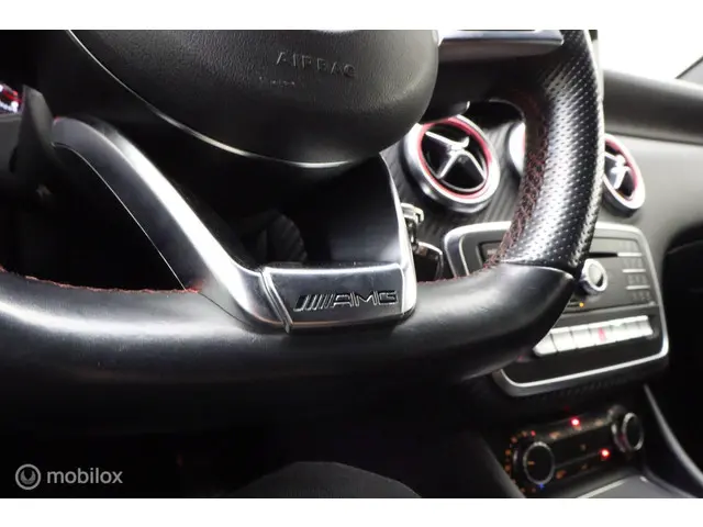 Mercedes-Benz A-Klasse 160 AMG-LINE 2017 Benzine 33