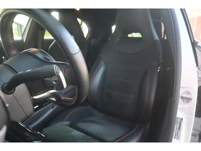 Mercedes-Benz A-Klasse 200 Bns Sol. AMG 2018 Benzine 14