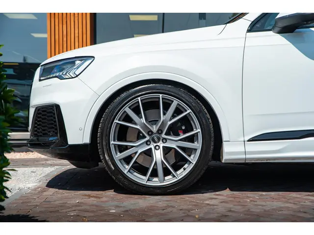 Audi Q7 4.0 TFSI SQ7 quattro 2022 Benzine 8