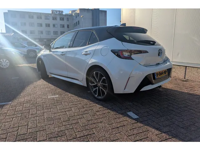 Toyota Corolla 1.8 Hybrid Executive 2020 Hybride Benzine 6
