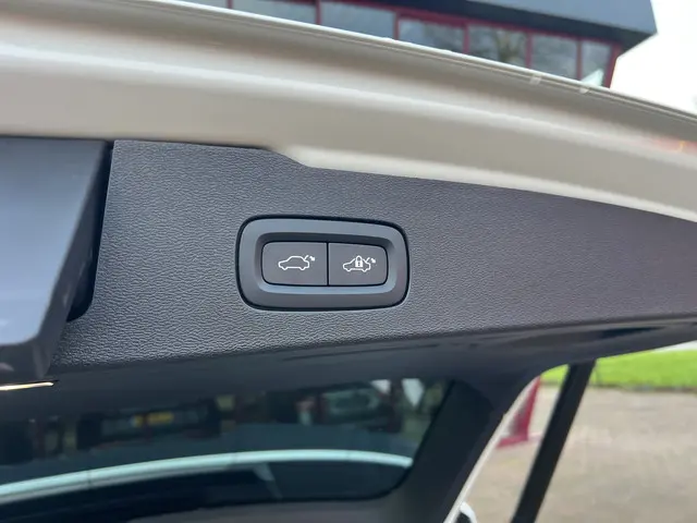 Volvo V60 2.0 B3 Plus Dark 2022 Hybride Benzine 42