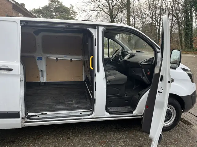 Ford Transit Custom 290 2.0 TDCI L2H1 Am 2016 Diesel 4