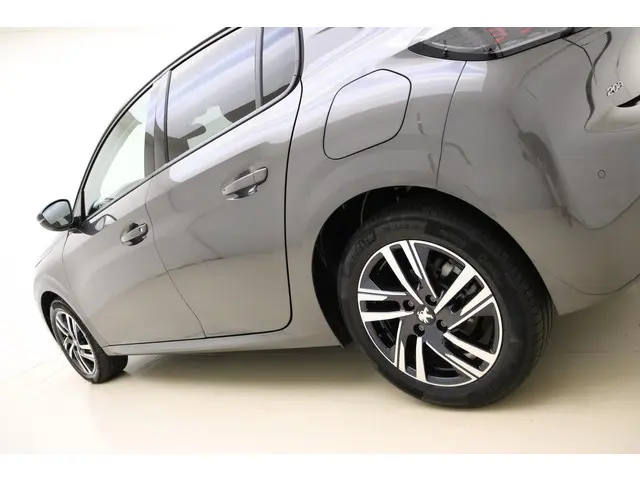 Peugeot 208 1.2 PureTech Allure 2022 Benzine 16