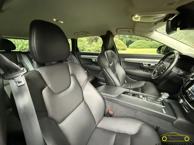 Volvo V90 2.0 T5 Momentum / Orig. NL / NAP 2017 Benzine 40