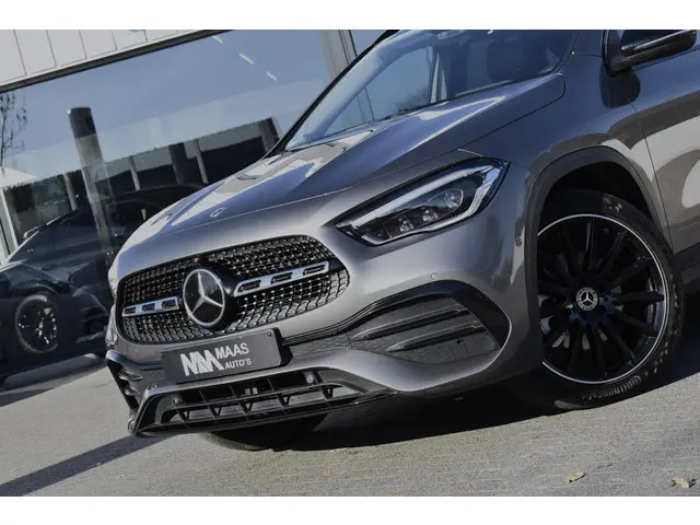 Mercedes-Benz GLA 2