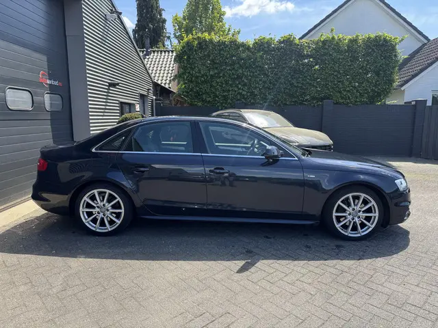 Audi A4 Limousine 1.8 TFSI S Edition 2015 Benzine 4