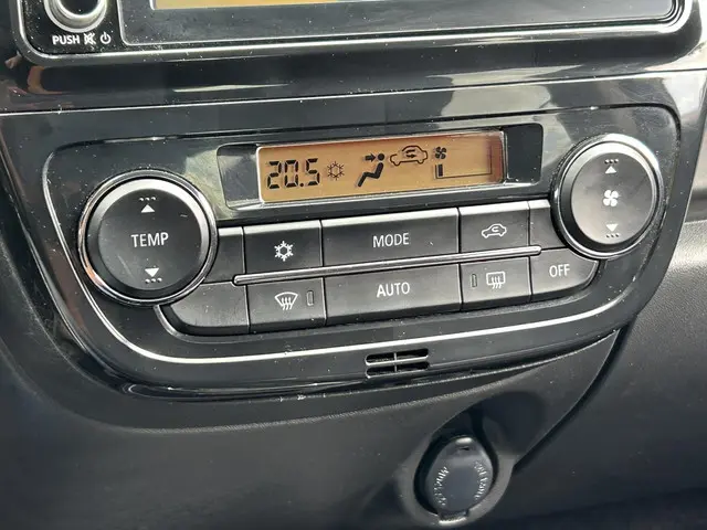 Mitsubishi Space Star 1.2 Dynamic 2022 Benzine 14