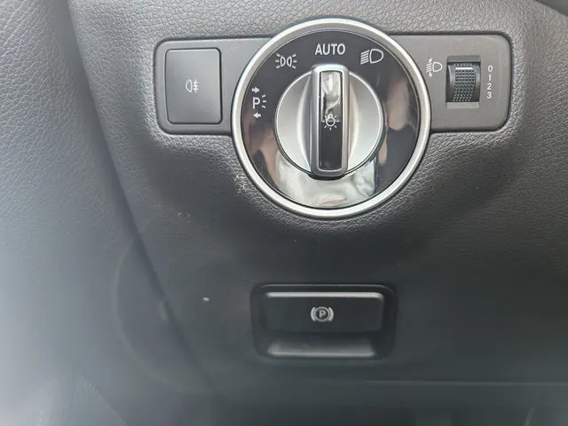 Mercedes-Benz A-Klasse 180 2013 Benzine 4