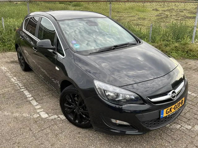 Opel Astra 1.4 Turbo Blitz Navi Airco 2015 Benzine 2