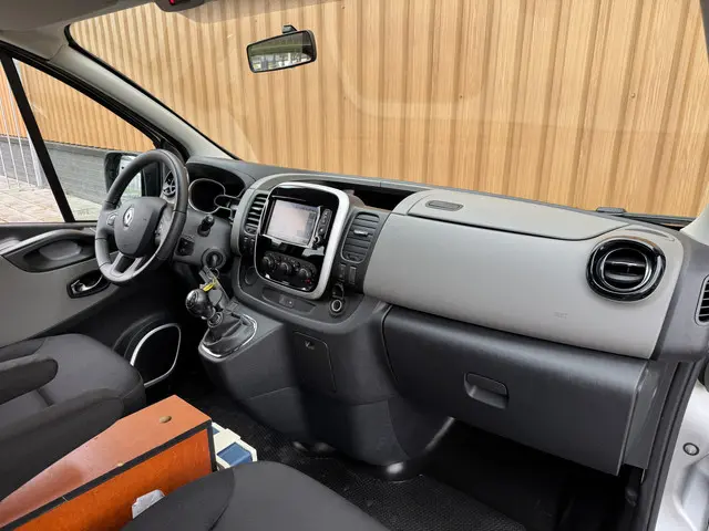 Renault Trafic 1.6 dCi T29 L2H1 DC Comfort 2019 Diesel 9