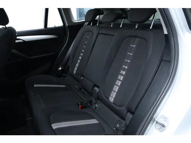 BMW X1 sDrive20i Executive Edition 2019 Benzine 12