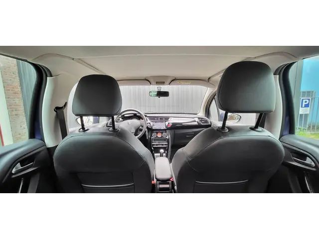 Citroën C3 1.2 PureTech Exclusive 2015 Benzine 8