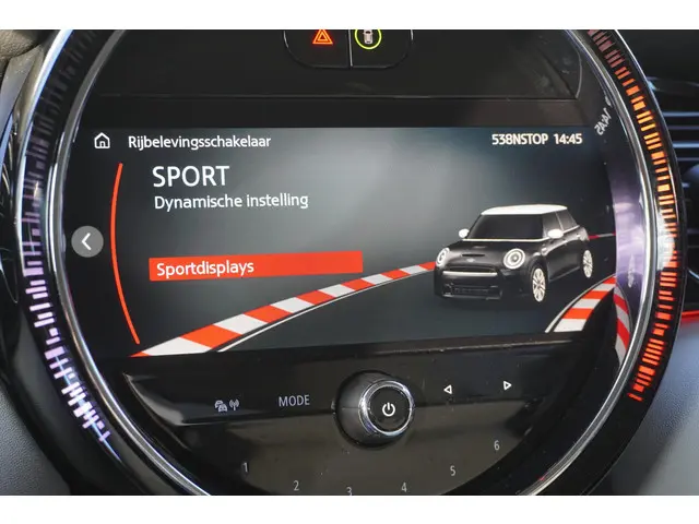 MINI 5-Deurs Cooper C 2023 Benzine 17