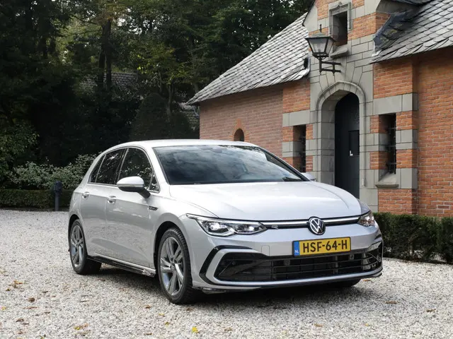 Volkswagen Golf 1.5 eTSI R-Line 2022 Benzine 25