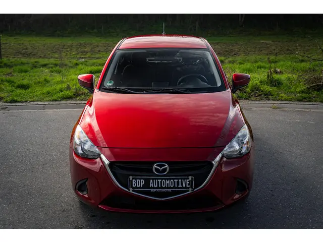 Mazda 2 3