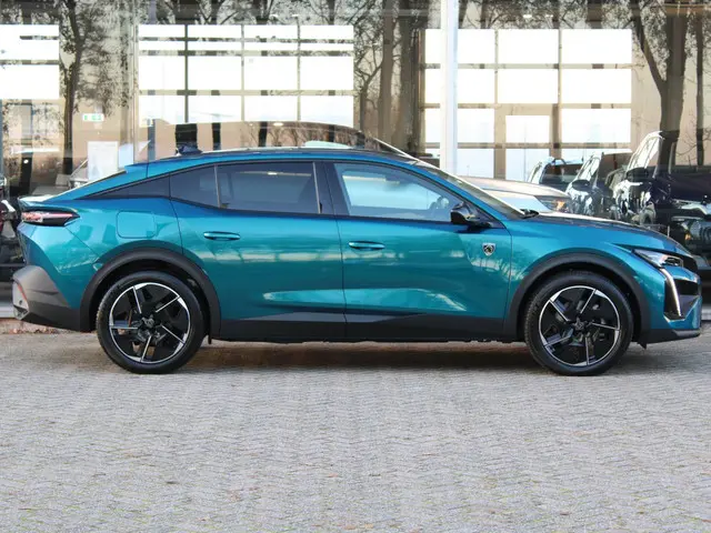 Peugeot 408 1.6 HYbrid GT 180 EAT8 2025 Hybride Benzine 21