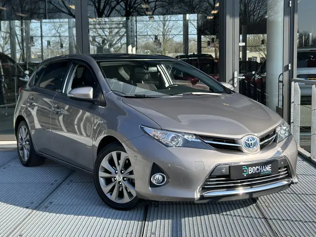 Toyota Auris 1.8 Hybrid Executive 2015 Hybride Benzine 5