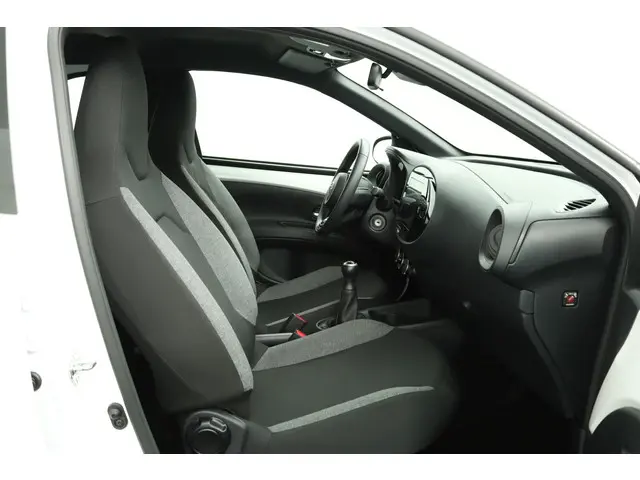 Toyota Aygo X 1.0 VVT-i MT Play 2024 Benzine 22