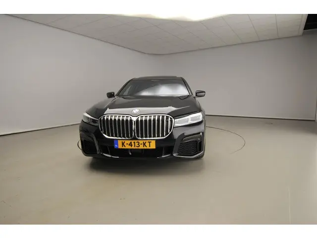 BMW 7 Serie 750i xDrive 2021 Benzine 5