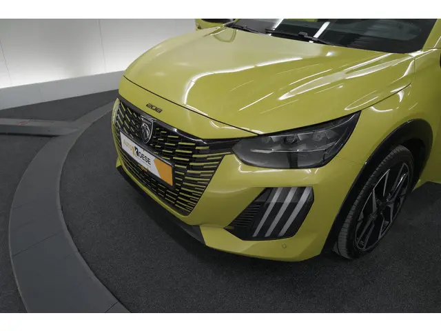 Peugeot 208 Hybrid 136 e-DCS6 GT 2024 Hybride Benzine 16