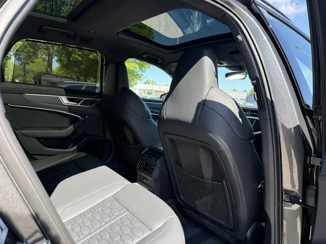 Audi RS6 A6 Avant TFSI quattro performance 2024 Benzine 36