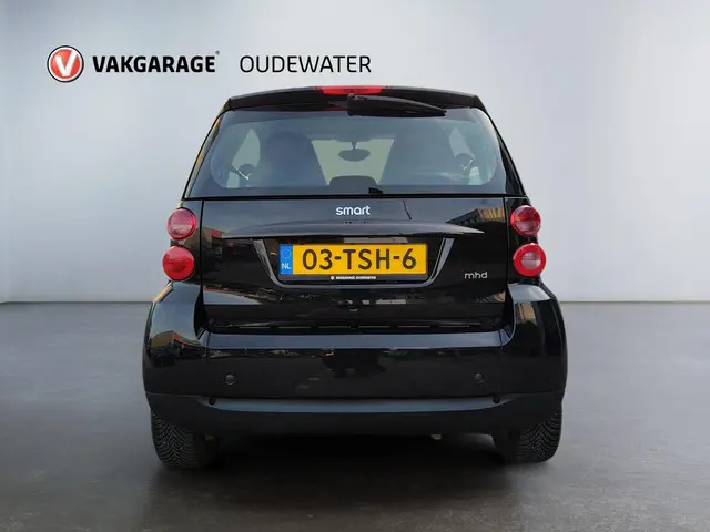 Smart Fortwo coupé 1.0 mhd Pure met Airco 2012 Benzine 9