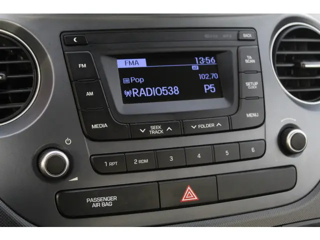 Hyundai i10 1.0i Comfort//Airco//Cruise!! 2018 Benzine 14