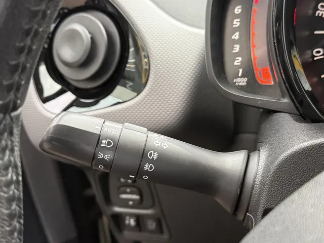 Peugeot 108 1.0 e-VTi Allure 2019 Benzine 25