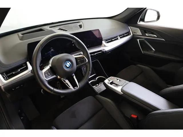 BMW iX1 eDrive20 2024 Elektrisch 7