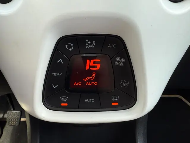 Peugeot 108 1.2 Puretech TOP! Roland Garros 2015 Benzine 29