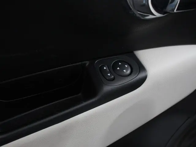 Fiat 500 1.0 Hybrid Dolcevita 2022 Benzine 12