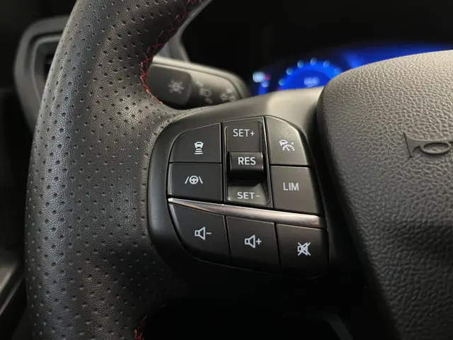 Ford Kuga 2.5 PHEV ST-Line 2024 Hybride Benzine 46