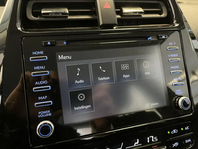 Toyota Prius 1.8 Dynamic 2019 Hybride Benzine 19