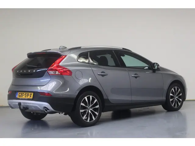 Volvo V40 Cross Country T3 Polar+ Luxury 2018 Benzine 4